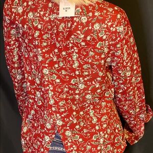 Floral Blouse, Split Back beautiful red! 🌺